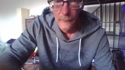 Snapshot of lattinus_longus_20 chatting on 06-03-26, 06:46 Schwanzomat online show from 06-03-26, 06:46