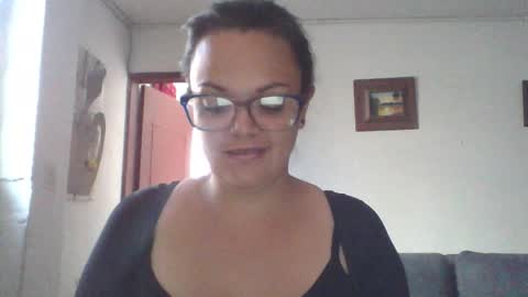 Laura online show from 02-11-26, 01:38