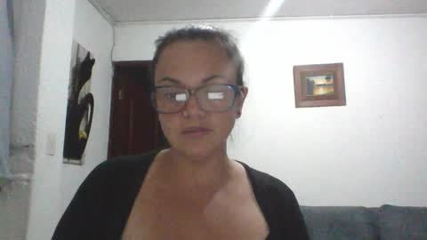 Laura online show from 02-12-26, 01:44