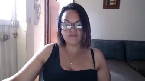 Snapshot of lau16310 chatting on 06-21-26, 08:44 Laura online show from 06-21-26, 08:44