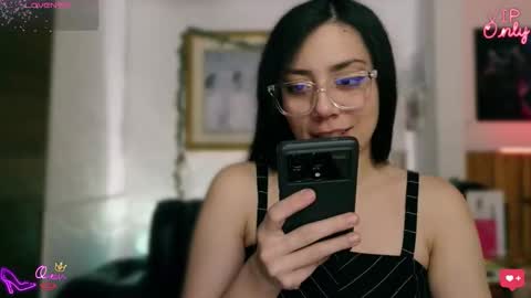 laujgray online show from 04-12-26, 07:35