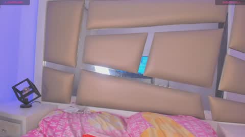 laura__js_ online show from 02-07-25, 12:09