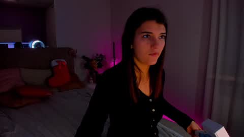 Laura online show from 12-29-24, 06:14