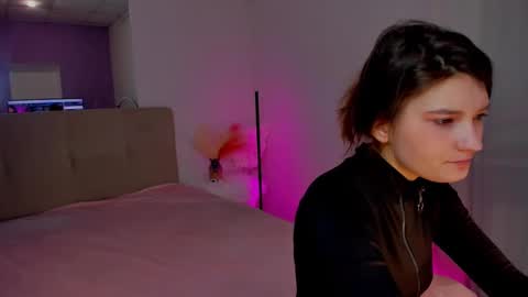 Laura online show from 02-21-25, 06:29