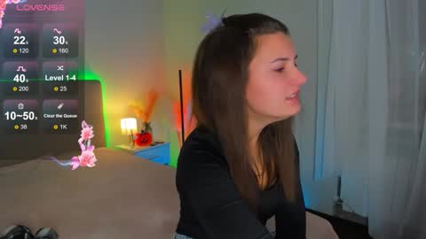 Laura online show from 10-17-25, 06:27