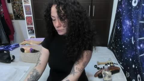  Wen  online show from 04-21-26, 03:39