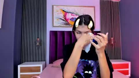 Laura online show from 03-12-25, 12:47