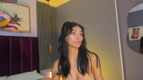 Laura online show from 06-03-26, 02:33