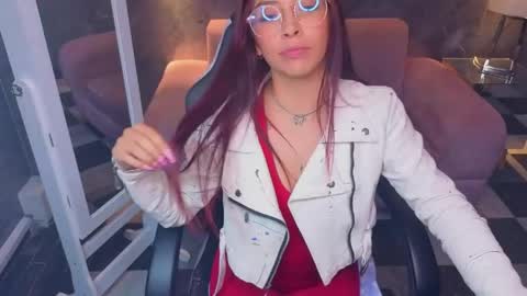 Snapshot of laura_b_ chatting on 04-22-26, 03:09 laura_b_ online show from 04-22-26, 03:09