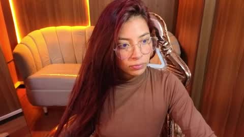 Snapshot of laura_b_ chatting on 04-29-26, 03:21 laura_b_ online show from 04-29-26, 03:21