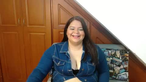 Snapshot of laura_br1 chatting on 05-07-26, 06:35 LAURA online show from 05-07-26, 06:35