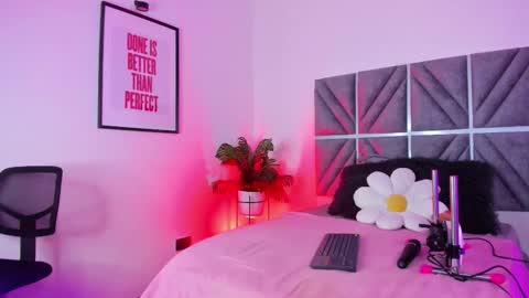 laura_dicardy online show from 03-26-26, 08:25