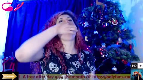 Snapshot of laura_fountain_ chatting on 01-04-25, 12:37 weedcam Curly Laura OF online show from 01-04-25, 12:37