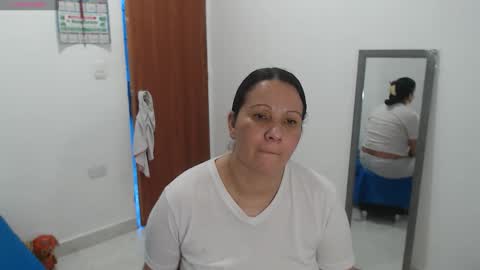 laura_foxx2379 online show from 01-31-26, 09:57