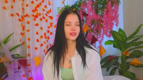 Snapshot of laura_halle chatting on 11-10-25, 07:40 laura online show from 11-10-25, 07:40