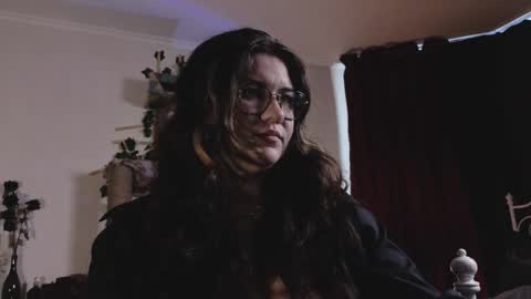 Miss Laura online show from 02-25-26, 10:14