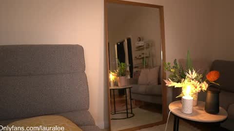 Laura Lee. online show from 04-05-26, 01:03