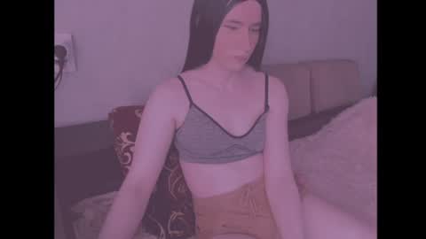 Snapshot of laura_night_byte chatting on 06-12-26, 05:50 laura_night_byte online show from 06-12-26, 05:50