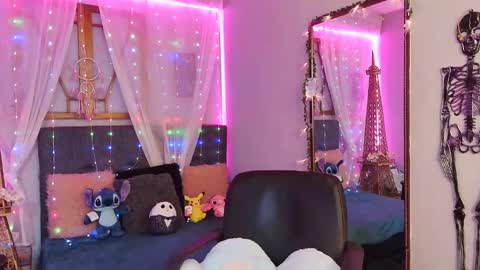 Kate  online show from 01-24-25, 12:41