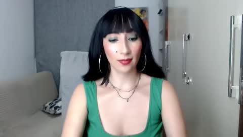 Laura online show from 11-10-25, 11:37