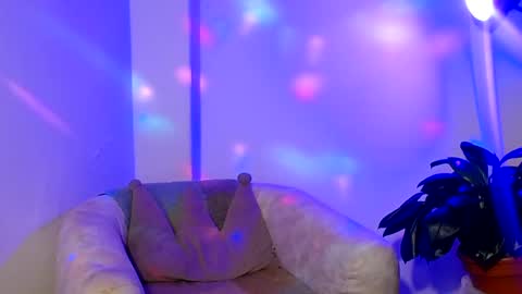 laura_pink01 online show from 02-05-25, 12:20