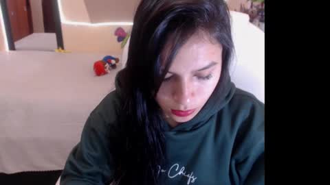 Snapshot of laura_pink22 chatting on 12-22-24, 05:53 Laura Pink online show from 12-22-24, 05:53