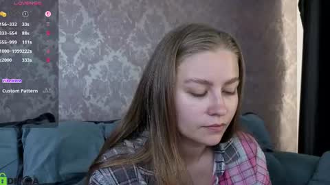 Snapshot of laura_pudd chatting on 07-30-26, 10:14 Laura online show from 07-30-26, 10:14