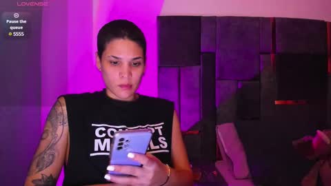 Laura Rose online show from 02-11-25, 10:50