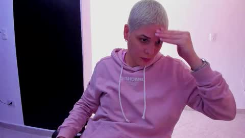 Laura Rose online show from 09-10-25, 03:01