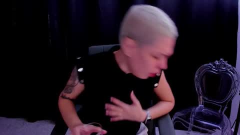 Laura Rose online show from 09-17-25, 01:24