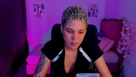 Laura Rose online show from 10-27-25, 08:46