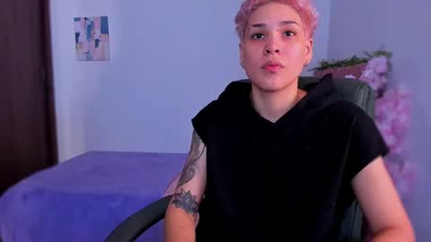 Laura Rose online show from 12-17-25, 06:03