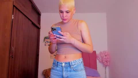 Laura Rose online show from 01-17-26, 07:06