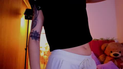 Laura Rose online show from 03-22-26, 09:45