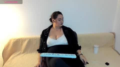 Laura online show from 01-06-26, 07:39