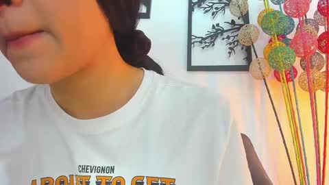 LAURA SOE online show from 02-12-25, 03:16