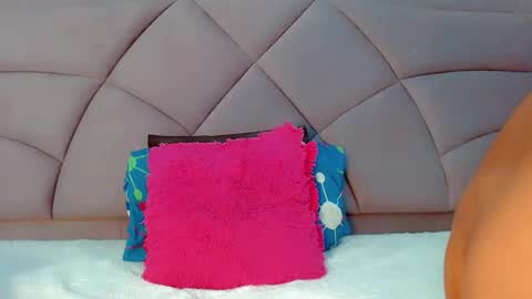 Laura online show from 02-05-25, 08:21