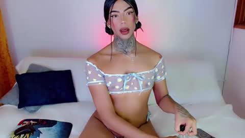 Laura online show from 03-04-25, 04:17