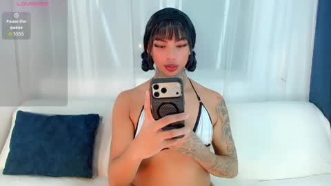 Laura online show from 05-06-26, 06:08