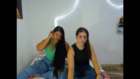 Snapshot of laura_x19 chatting on 09-17-25, 05:03 LAURA AND SCARLETT online show from 09-17-25, 05:03