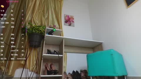 Laura Zans   I am sensual goddes and i was born for loveworshipping and enjoyment. online show from 04-01-26, 08:37