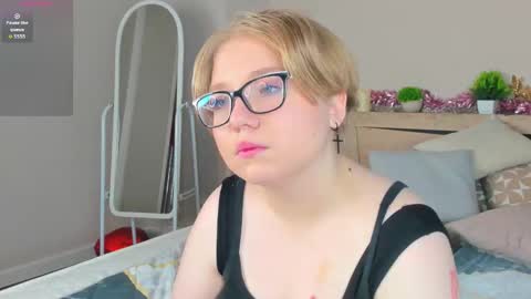 Laura online show from 03-03-26, 07:36