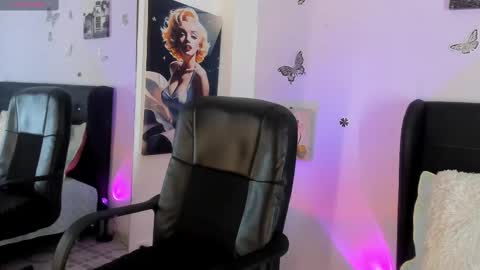 Laura Blue online show from 09-22-25, 08:55