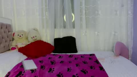 Snapshot of lauracb_ chatting on 12-05-24, 06:21 lauracb online show from 12-05-24, 06:21