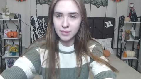 LauraHlot online show from 11-12-25, 06:36