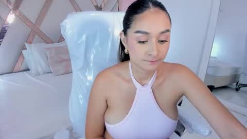 laura  online show from 11-06-25, 01:56