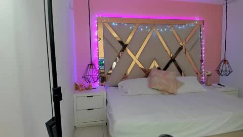 laura  online show from 02-06-26, 07:17