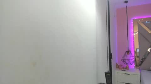 laura  online show from 02-07-26, 06:11