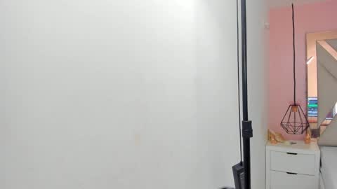 laura  online show from 02-25-26, 08:07