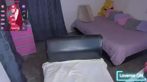 Snapshot of lauramayer chatting on 11-26-25, 03:29 Laura Mayer online show from 11-26-25, 03:29